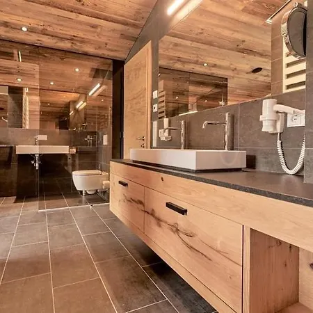 4br Amazing Next To The Ski Slops Chalet Solden